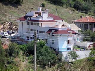 Отель Hotel Aleksievata Kashta Gurgulyat-0